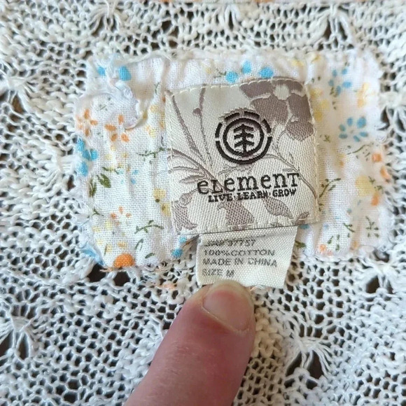 *Free With Purchase*Asymmetrical  Sweater - Picture 9 of 15